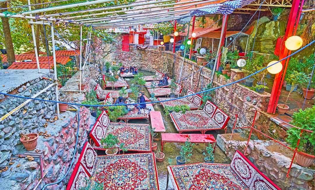 طرح های سفره خانه سنتی در باغ